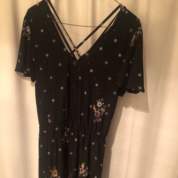 super cute black dress with floral print! so cute - Picture 1 of 1